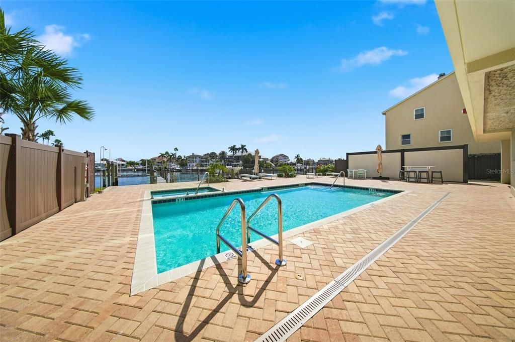 На продажу: $10,675,000 (4 спален, 3 ванн, 3126 Квадратных фут)