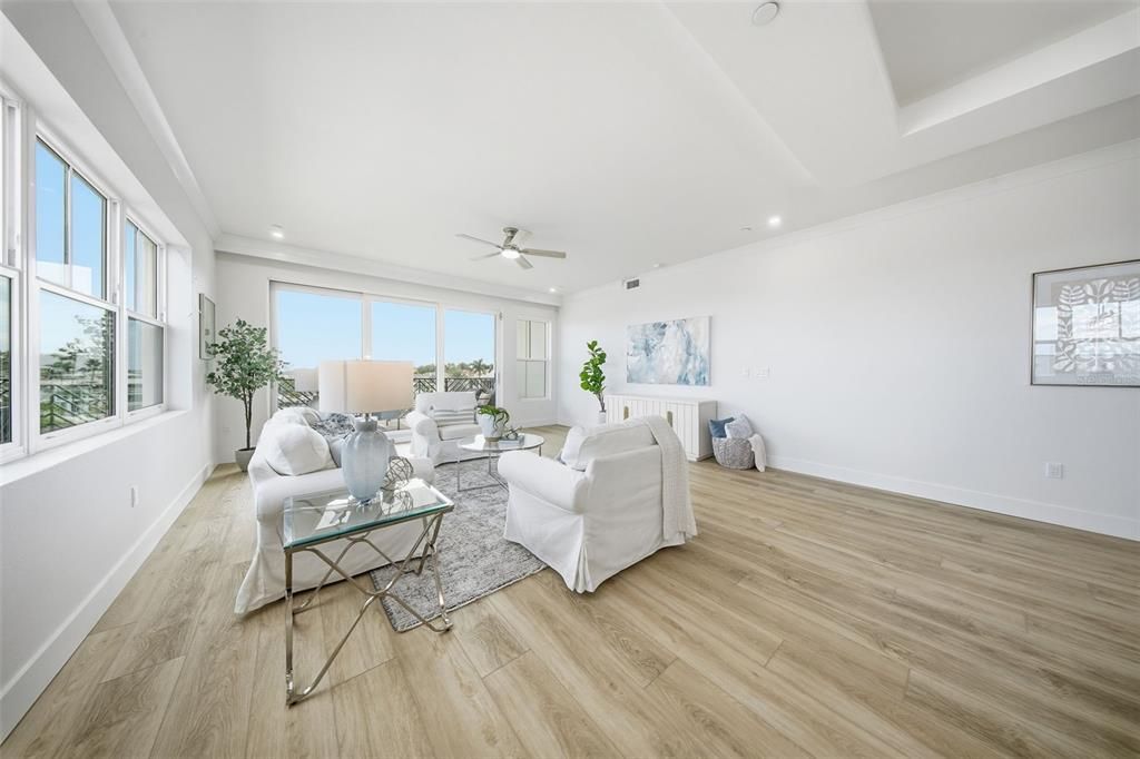 На продажу: $10,675,000 (4 спален, 3 ванн, 3126 Квадратных фут)