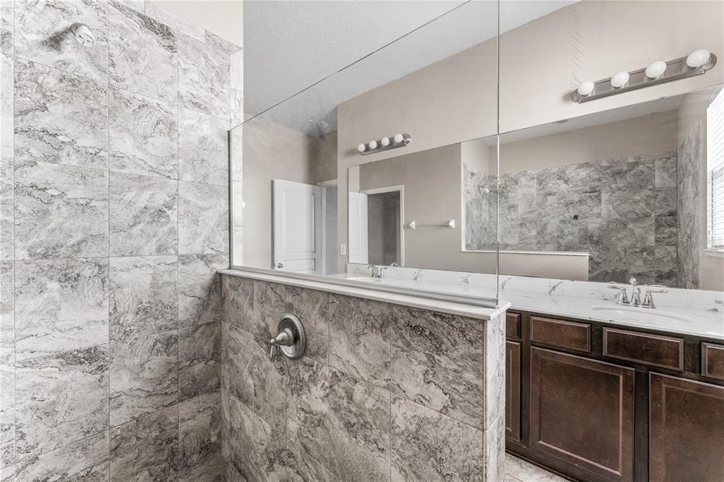 合同活跃: $319,000 (3 贝兹, 2 浴室, 1881 平方英尺)