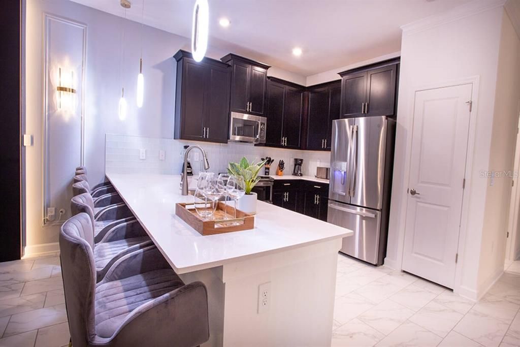 For Sale: $1,150,000 (7 beds, 5 baths, 3994 Square Feet)