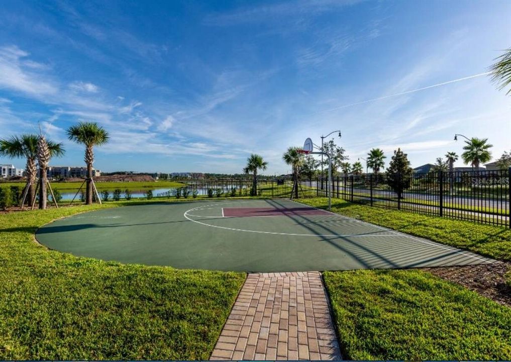 For Sale: $1,150,000 (7 beds, 5 baths, 3994 Square Feet)