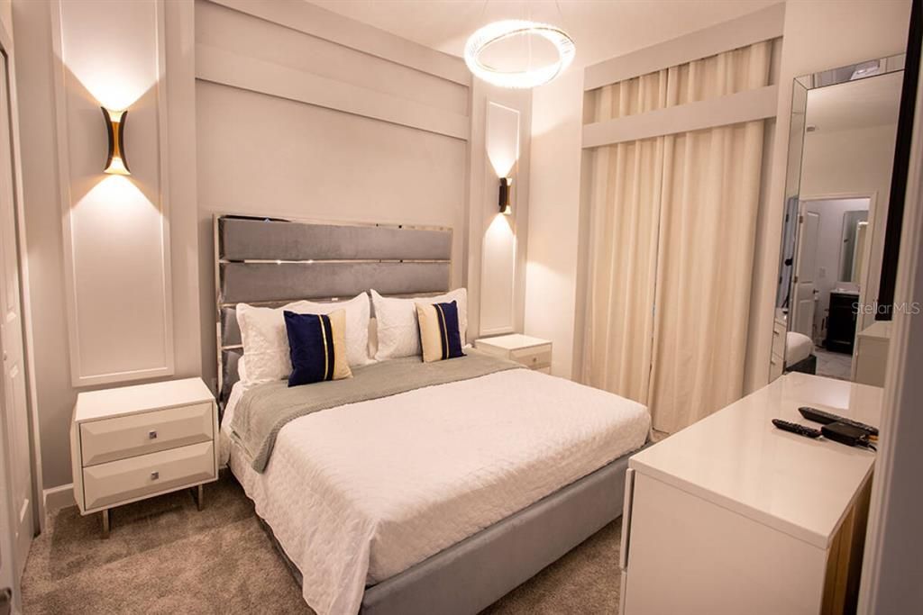 For Sale: $1,150,000 (7 beds, 5 baths, 3994 Square Feet)