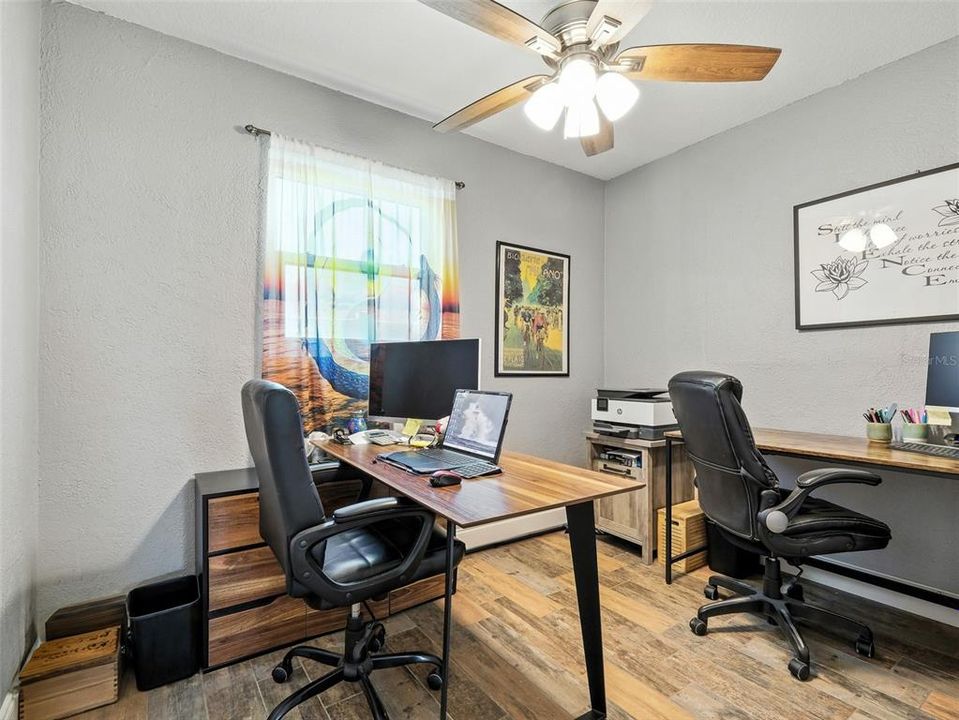 En Venta: $899,000 (4 camas, 2 baños, 2204 Pies cuadrados)