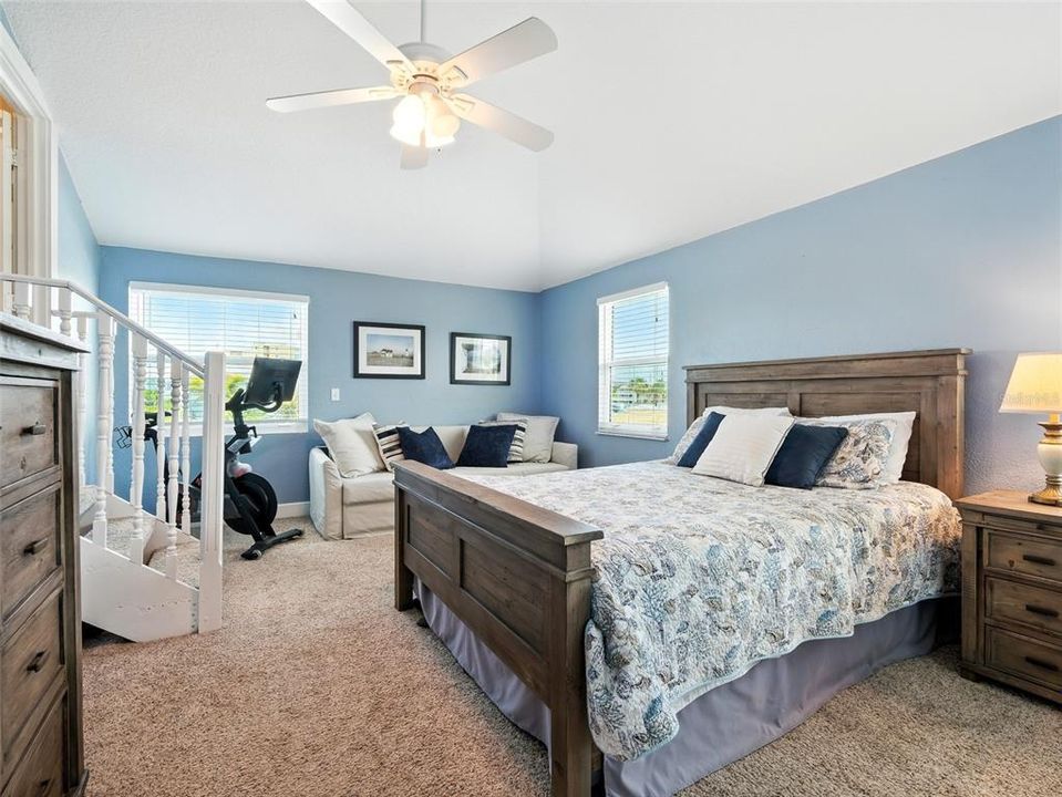 En Venta: $899,000 (4 camas, 2 baños, 2204 Pies cuadrados)