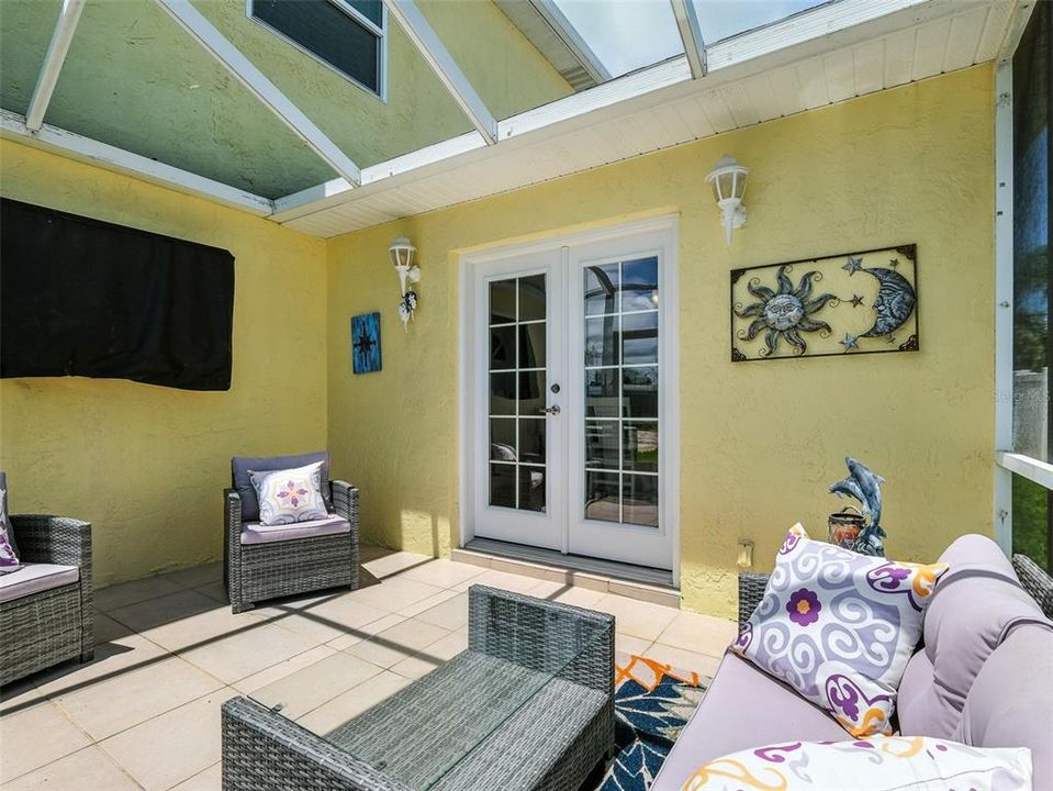 En Venta: $899,000 (4 camas, 2 baños, 2204 Pies cuadrados)