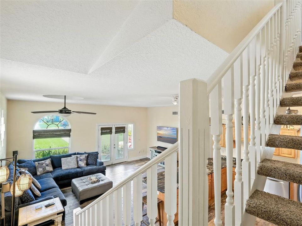 En Venta: $899,000 (4 camas, 2 baños, 2204 Pies cuadrados)