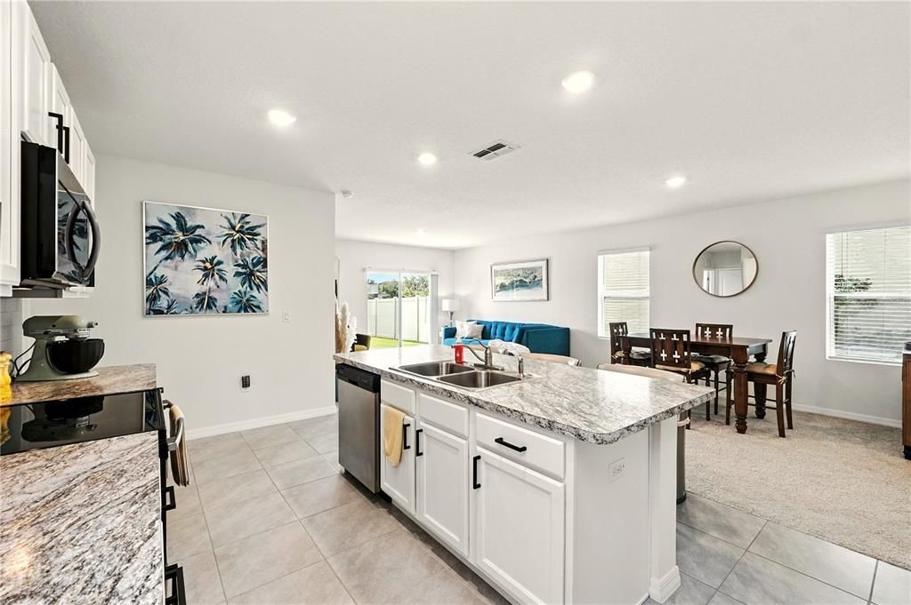 En Venta: $379,500 (5 camas, 3 baños, 2522 Pies cuadrados)