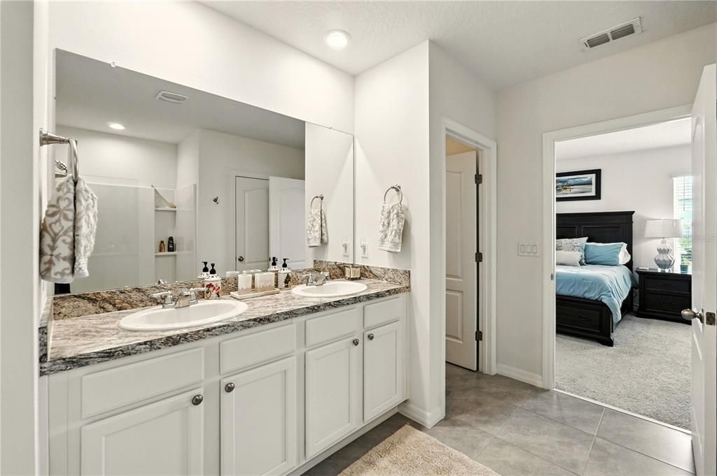 En Venta: $379,500 (5 camas, 3 baños, 2522 Pies cuadrados)