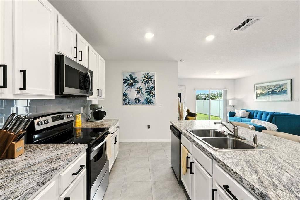 En Venta: $379,500 (5 camas, 3 baños, 2522 Pies cuadrados)