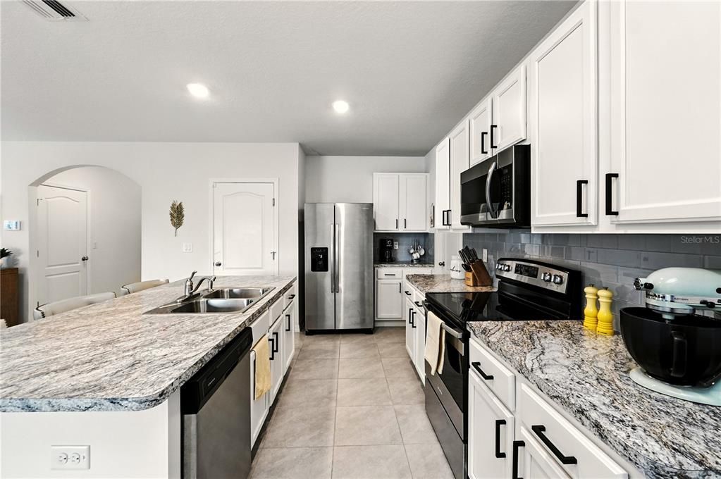 En Venta: $379,500 (5 camas, 3 baños, 2522 Pies cuadrados)