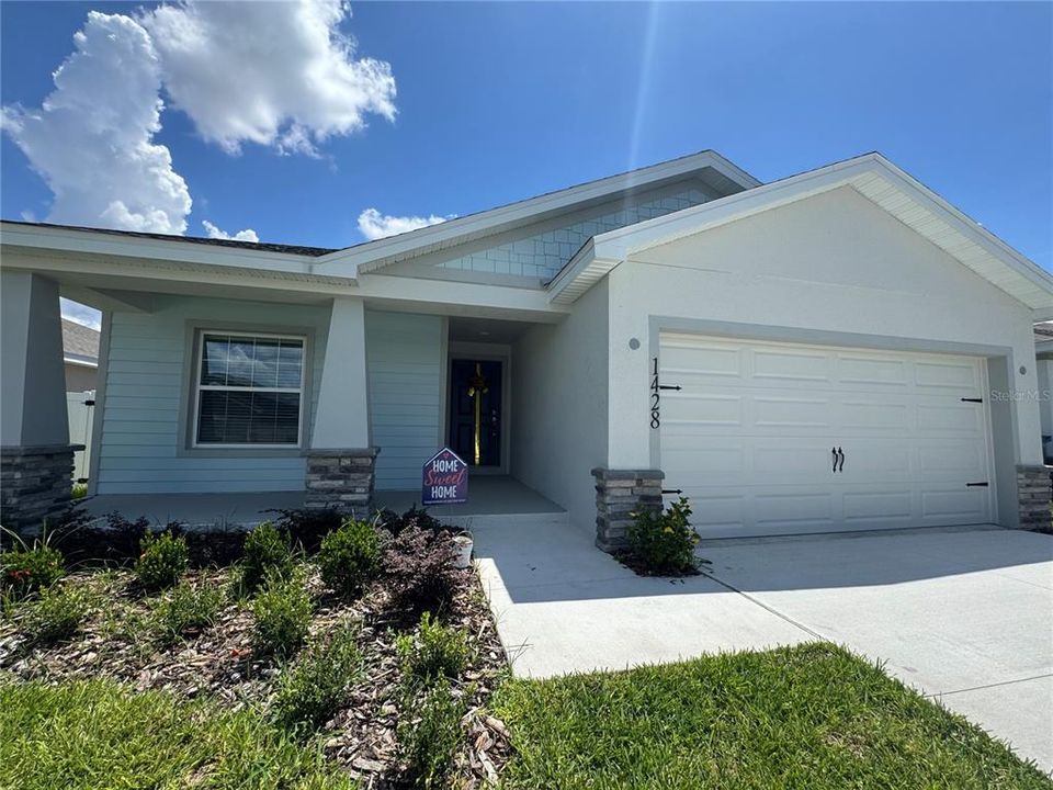 Recently Sold: $355,490 (4 beds, 2 baths, 1715 Square Feet)