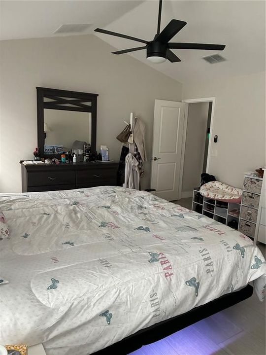 待售: $345,500 (3 贝兹, 2 浴室, 1557 平方英尺)