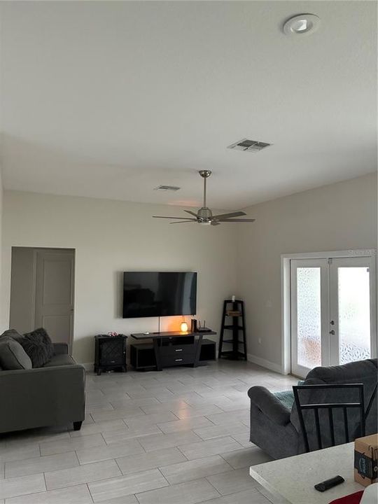 待售: $345,500 (3 贝兹, 2 浴室, 1557 平方英尺)