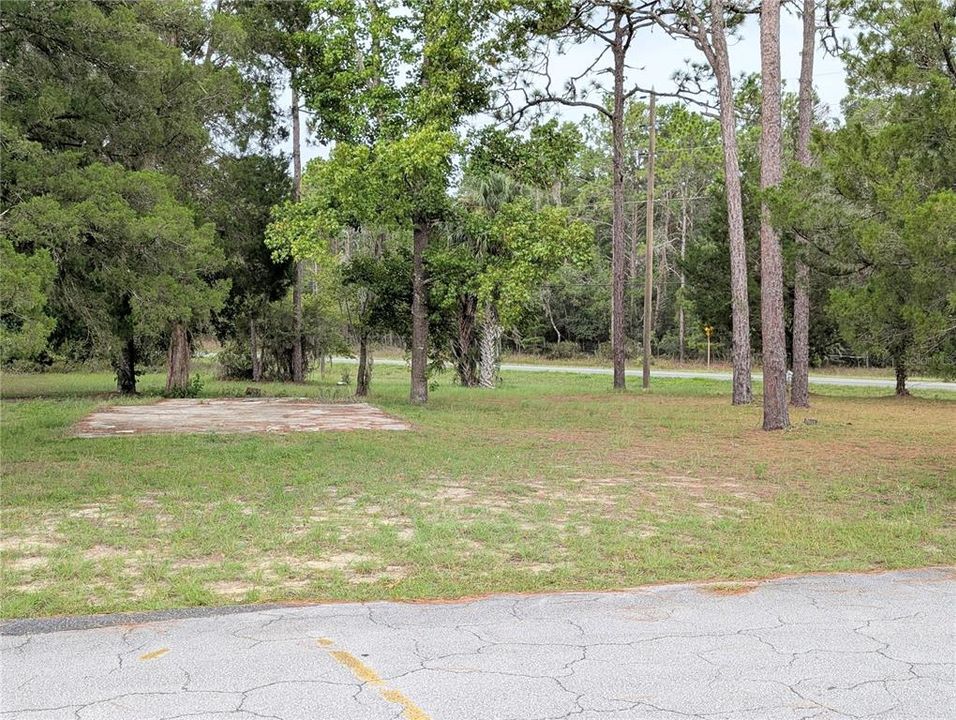 For Sale: $127,900 (2 beds, 1 baths, 828 Square Feet)