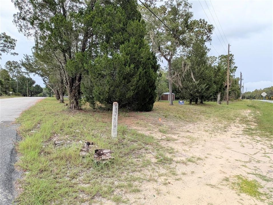 For Sale: $127,900 (2 beds, 1 baths, 828 Square Feet)