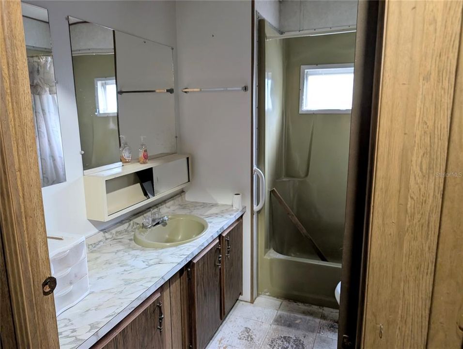 For Sale: $129,900 (3 beds, 2 baths, 1344 Square Feet)