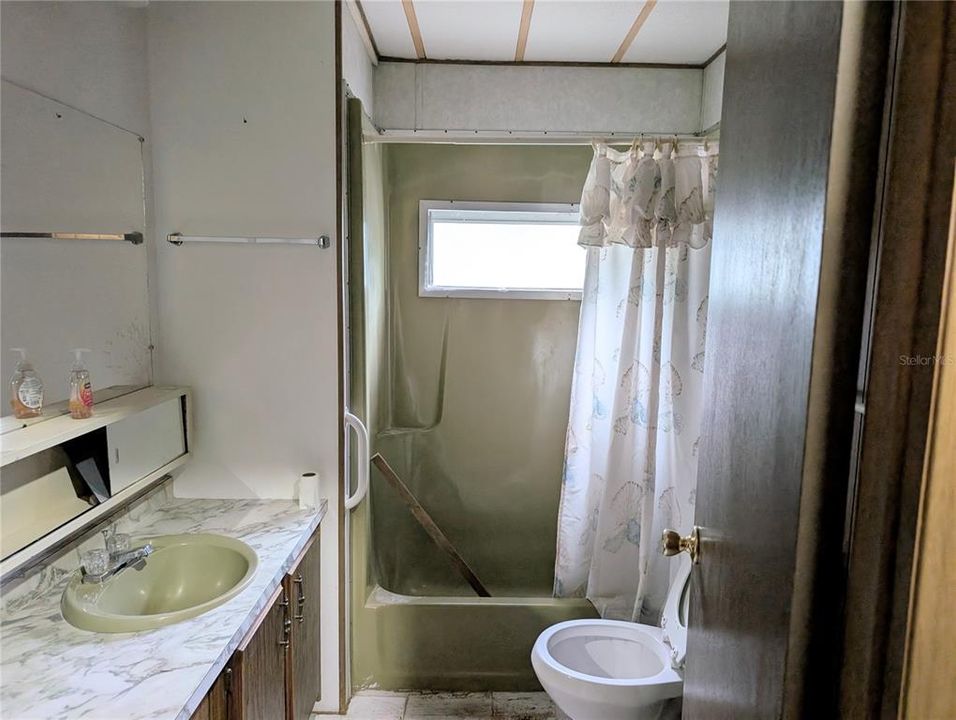 For Sale: $129,900 (3 beds, 2 baths, 1344 Square Feet)