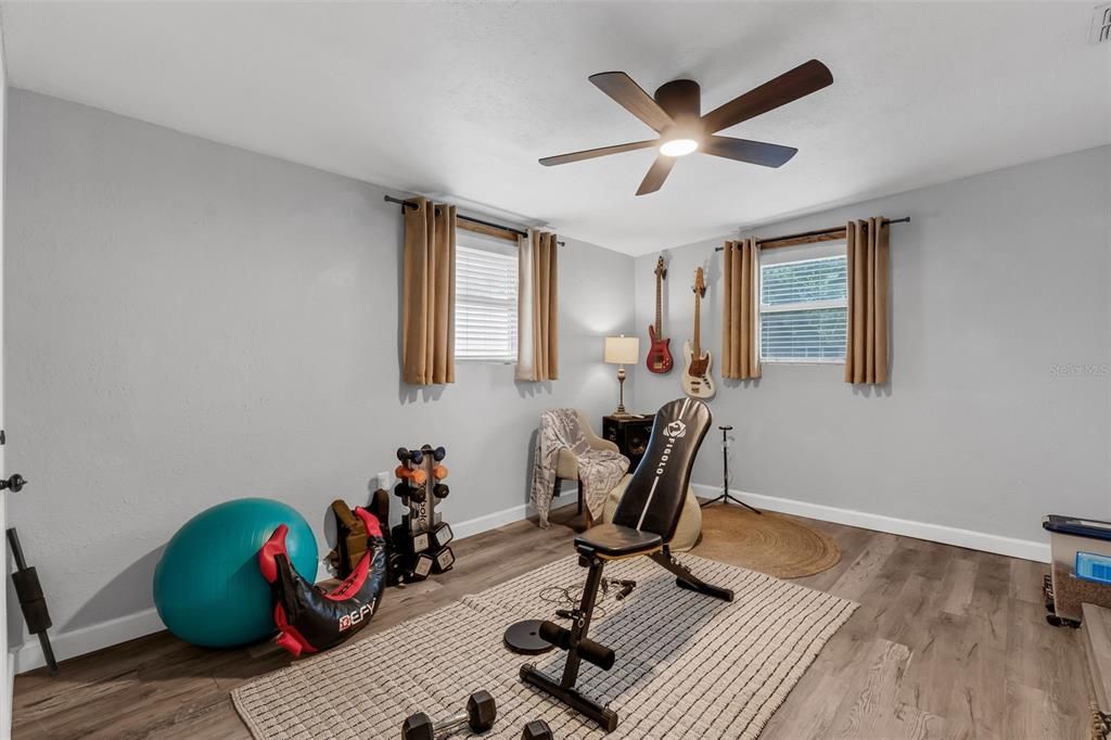 For Sale: $515,000 (3 beds, 2 baths, 1580 Square Feet)