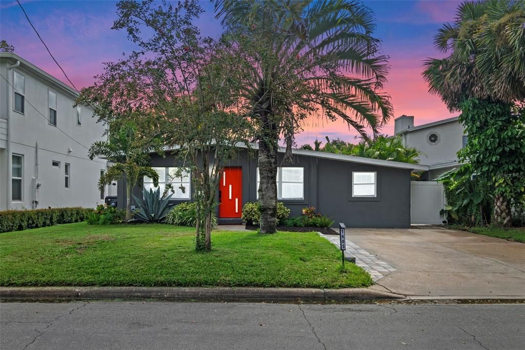 For Sale: $515,000 (3 beds, 2 baths, 1580 Square Feet)