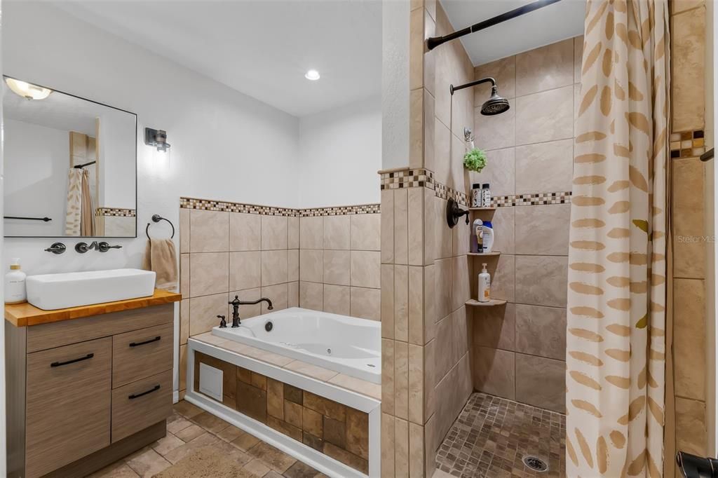 For Sale: $515,000 (3 beds, 2 baths, 1580 Square Feet)