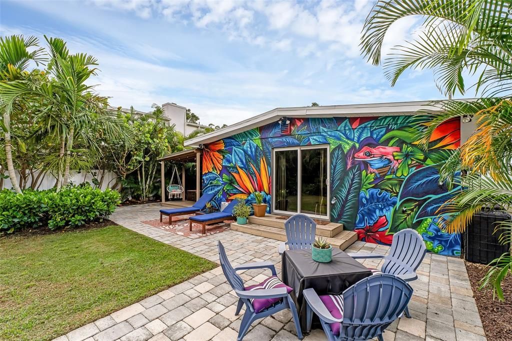 For Sale: $515,000 (3 beds, 2 baths, 1580 Square Feet)