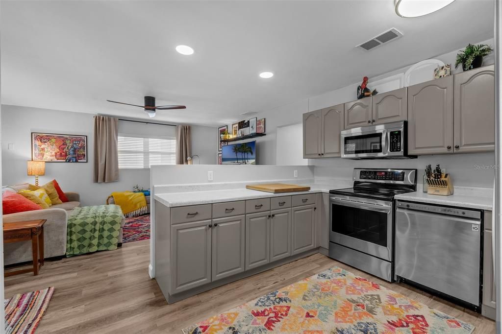 For Sale: $515,000 (3 beds, 2 baths, 1580 Square Feet)