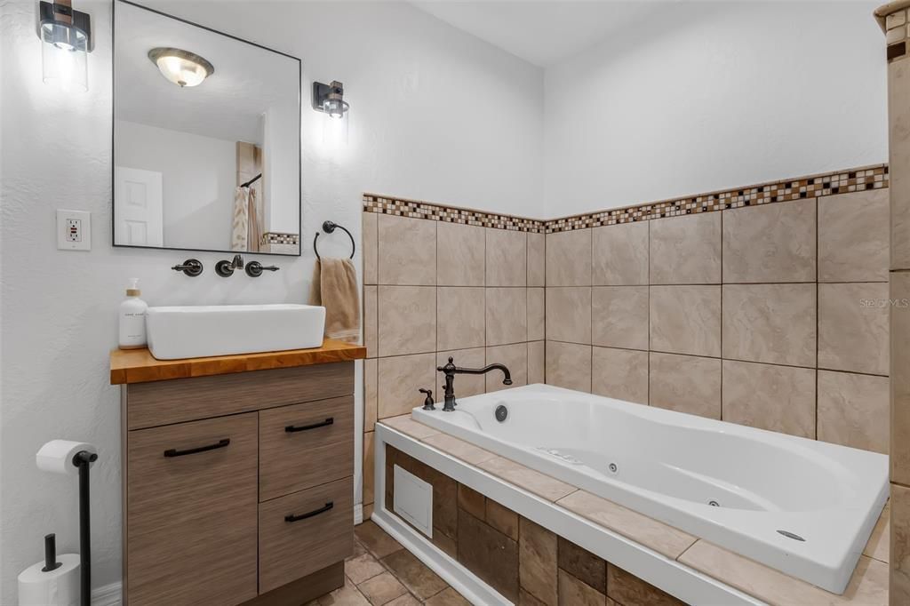 For Sale: $515,000 (3 beds, 2 baths, 1580 Square Feet)