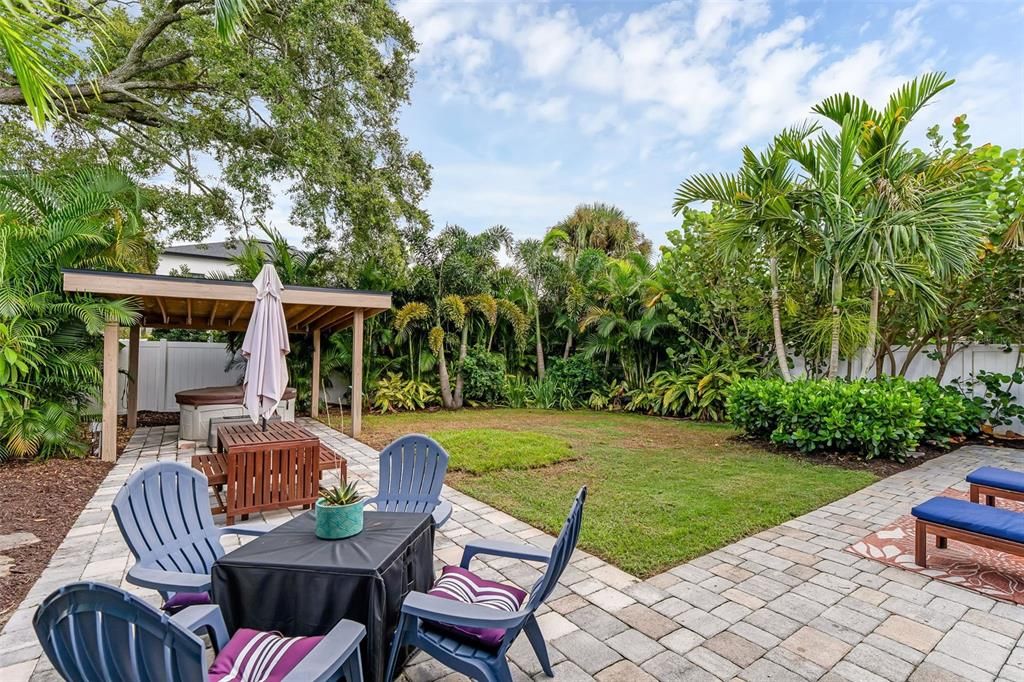 For Sale: $515,000 (3 beds, 2 baths, 1580 Square Feet)