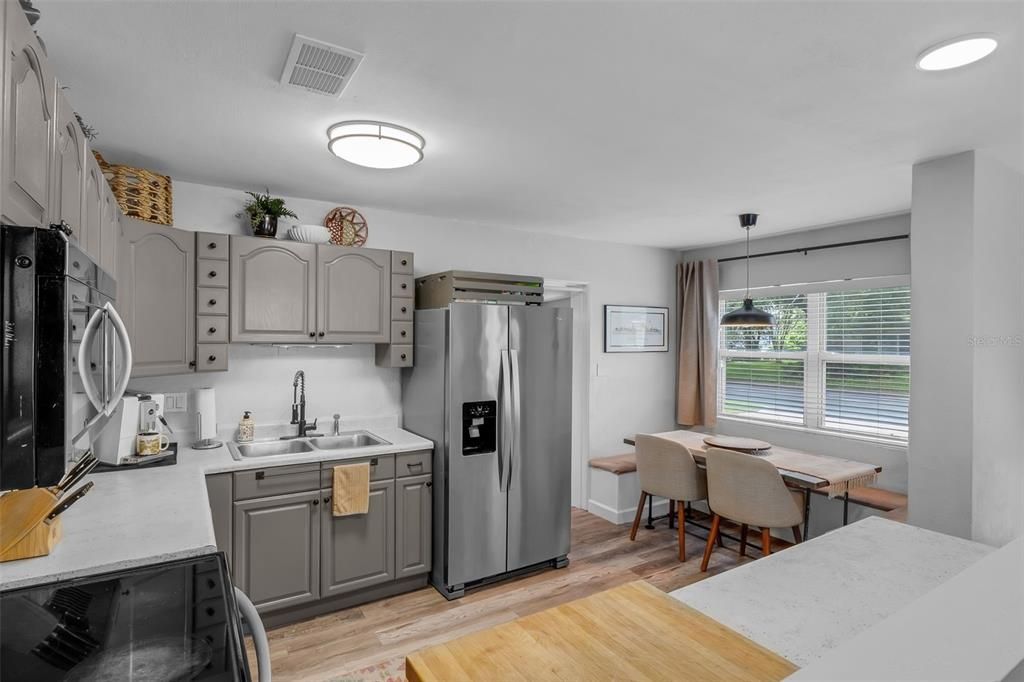 For Sale: $515,000 (3 beds, 2 baths, 1580 Square Feet)