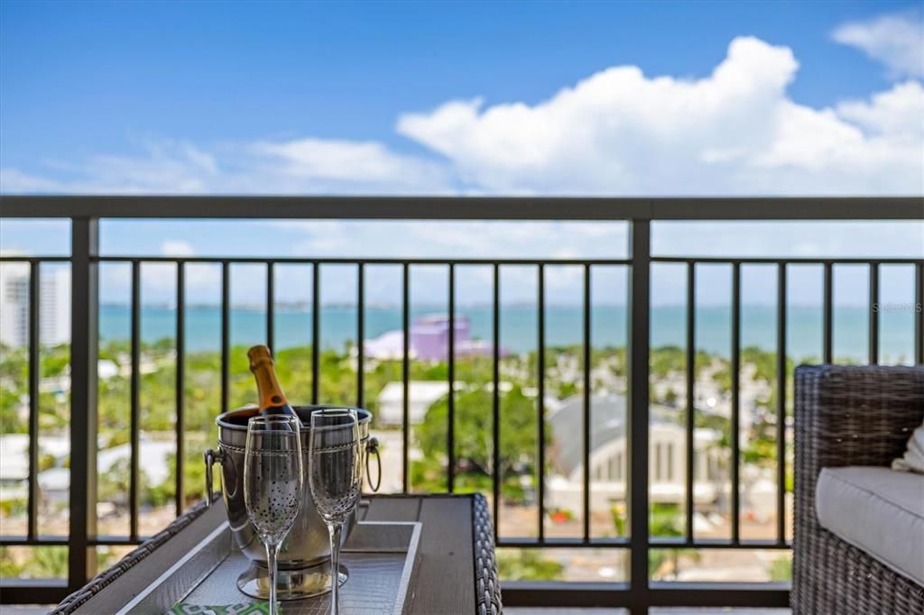 待售: $1,175,000 (2 贝兹, 2 浴室, 1323 平方英尺)