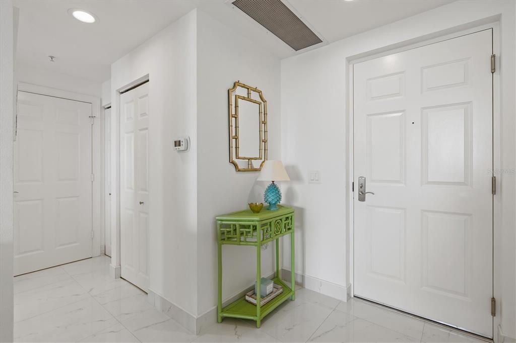 待售: $1,175,000 (2 贝兹, 2 浴室, 1323 平方英尺)