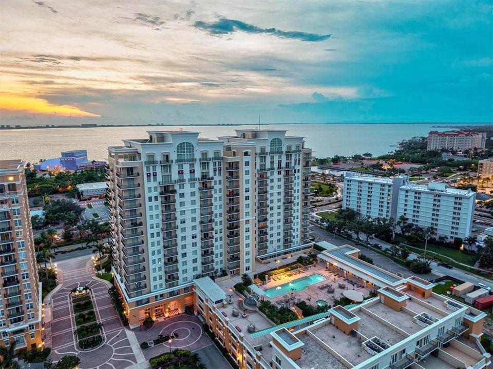 待售: $1,175,000 (2 贝兹, 2 浴室, 1323 平方英尺)