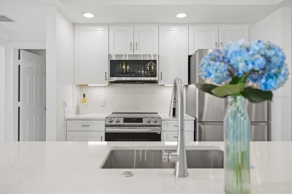 待售: $1,175,000 (2 贝兹, 2 浴室, 1323 平方英尺)