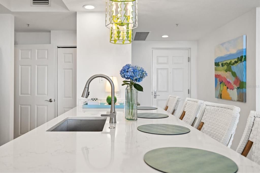 待售: $1,175,000 (2 贝兹, 2 浴室, 1323 平方英尺)