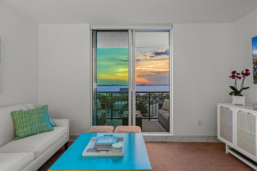 待售: $1,175,000 (2 贝兹, 2 浴室, 1323 平方英尺)