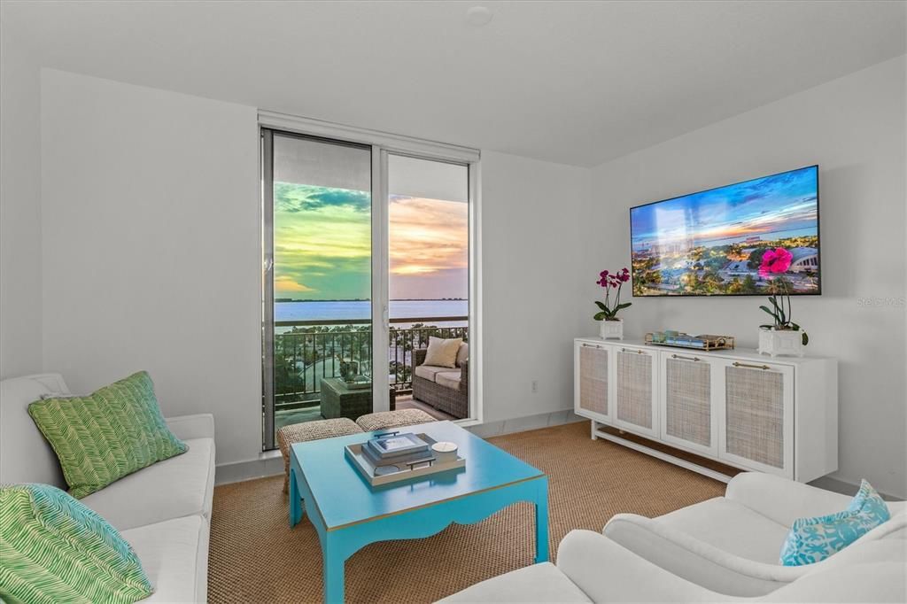 待售: $1,175,000 (2 贝兹, 2 浴室, 1323 平方英尺)