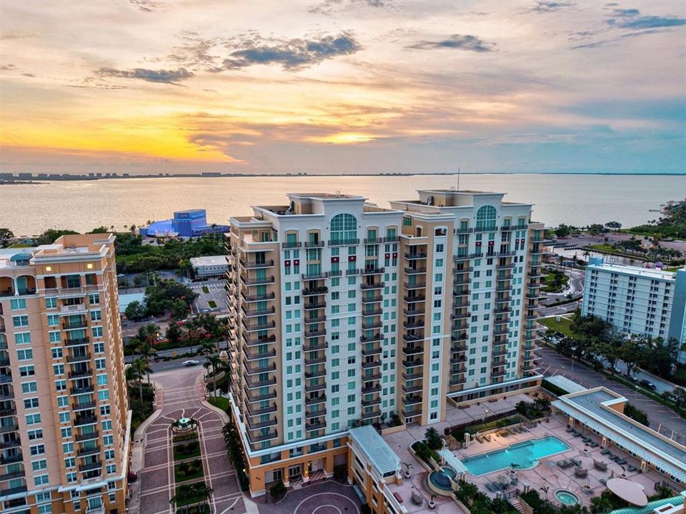 待售: $1,175,000 (2 贝兹, 2 浴室, 1323 平方英尺)