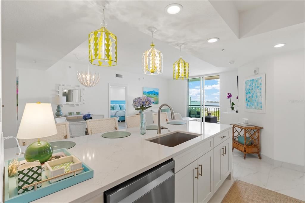 待售: $1,175,000 (2 贝兹, 2 浴室, 1323 平方英尺)