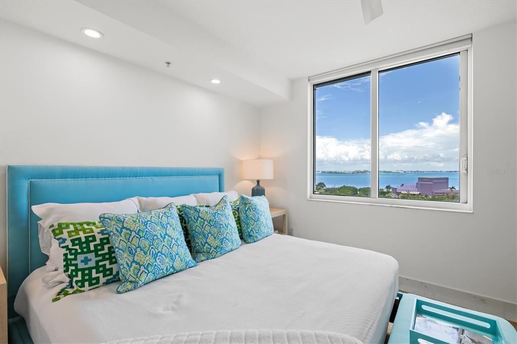 待售: $1,175,000 (2 贝兹, 2 浴室, 1323 平方英尺)