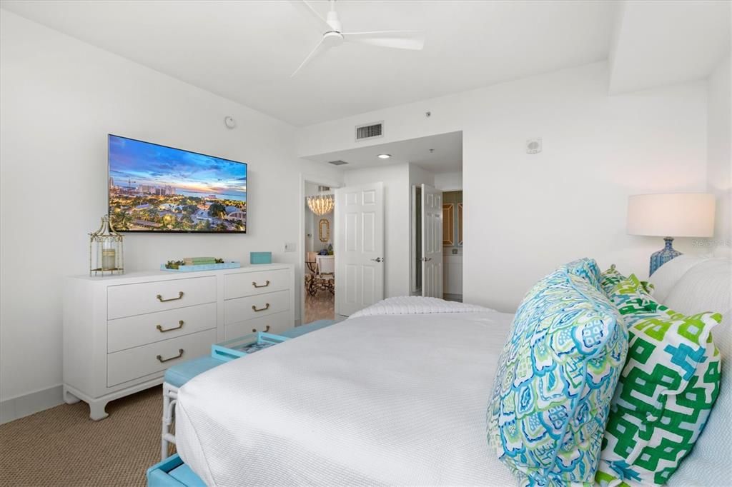 待售: $1,175,000 (2 贝兹, 2 浴室, 1323 平方英尺)