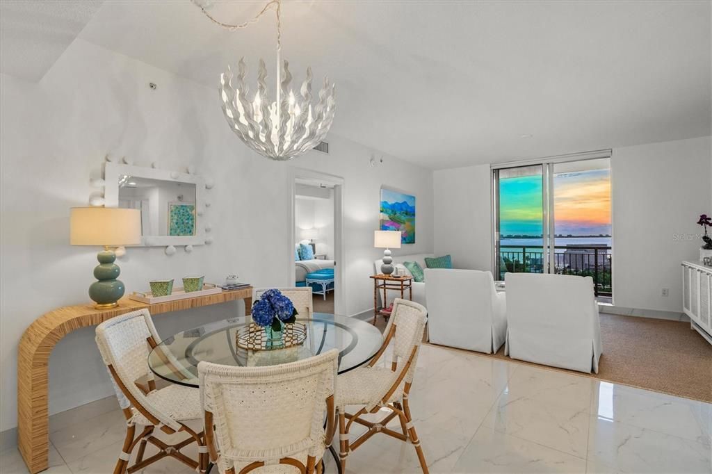 待售: $1,175,000 (2 贝兹, 2 浴室, 1323 平方英尺)