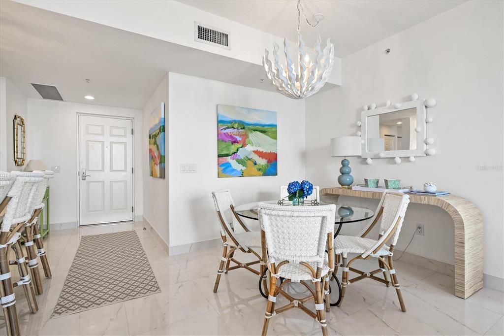 待售: $1,175,000 (2 贝兹, 2 浴室, 1323 平方英尺)