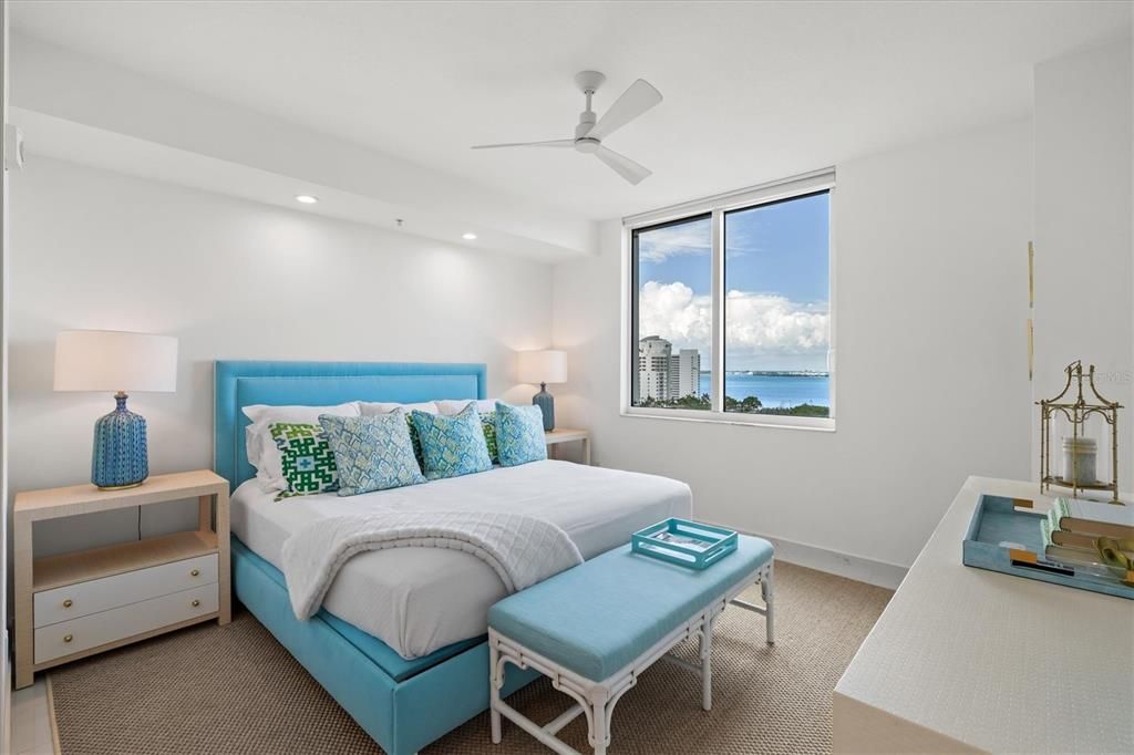 待售: $1,175,000 (2 贝兹, 2 浴室, 1323 平方英尺)