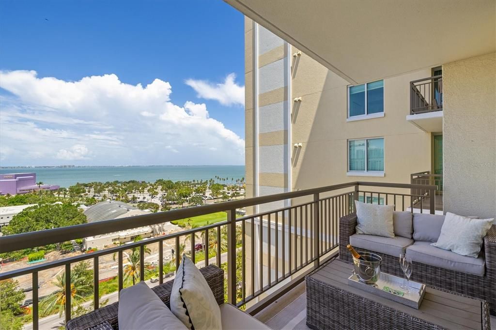 待售: $1,175,000 (2 贝兹, 2 浴室, 1323 平方英尺)