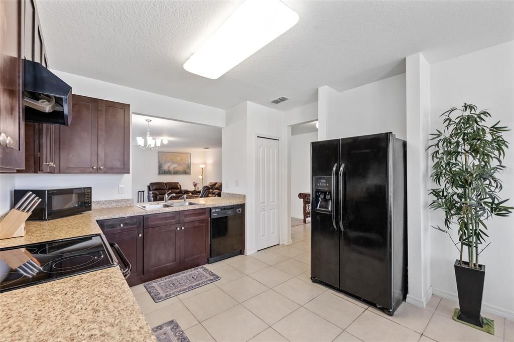 待售: $334,900 (3 贝兹, 2 浴室, 1760 平方英尺)