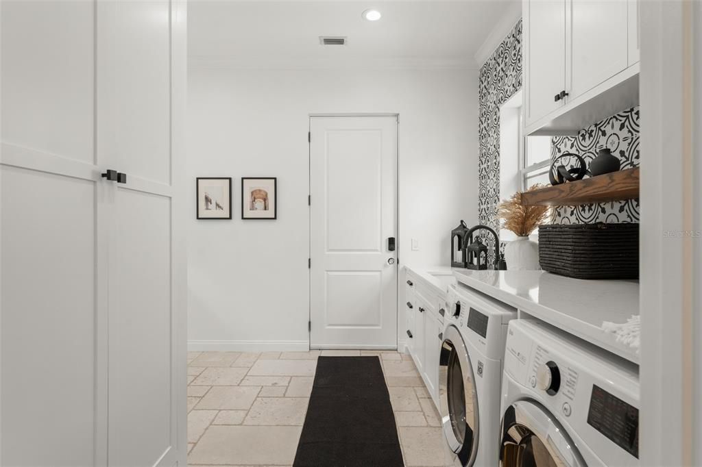 En Venta: $3,395,000 (5 camas, 4 baños, 5139 Pies cuadrados)