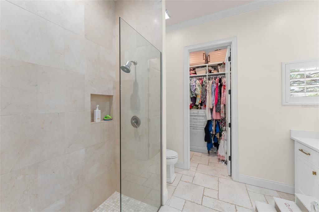 En Venta: $3,395,000 (5 camas, 4 baños, 5139 Pies cuadrados)