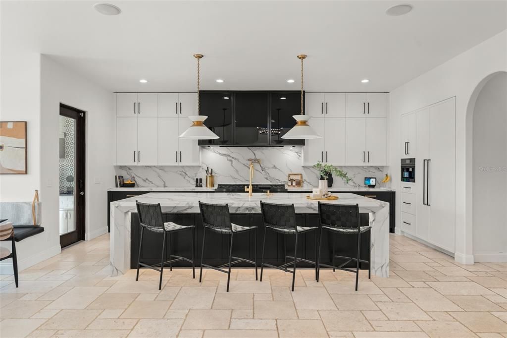 En Venta: $3,395,000 (5 camas, 4 baños, 5139 Pies cuadrados)