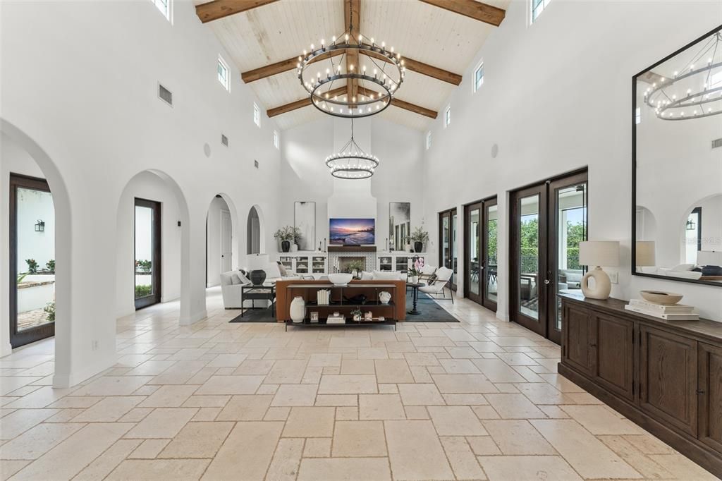 En Venta: $3,395,000 (5 camas, 4 baños, 5139 Pies cuadrados)