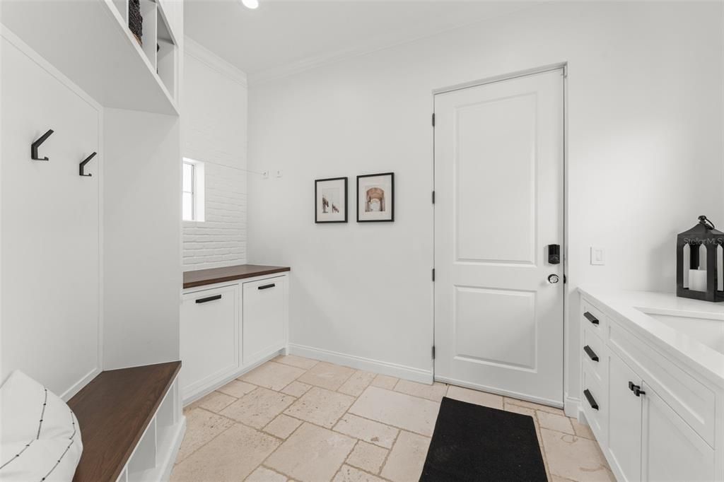 En Venta: $3,395,000 (5 camas, 4 baños, 5139 Pies cuadrados)